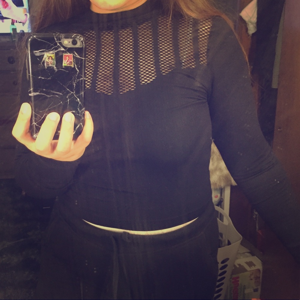 Black Sienna Cropped Top LS